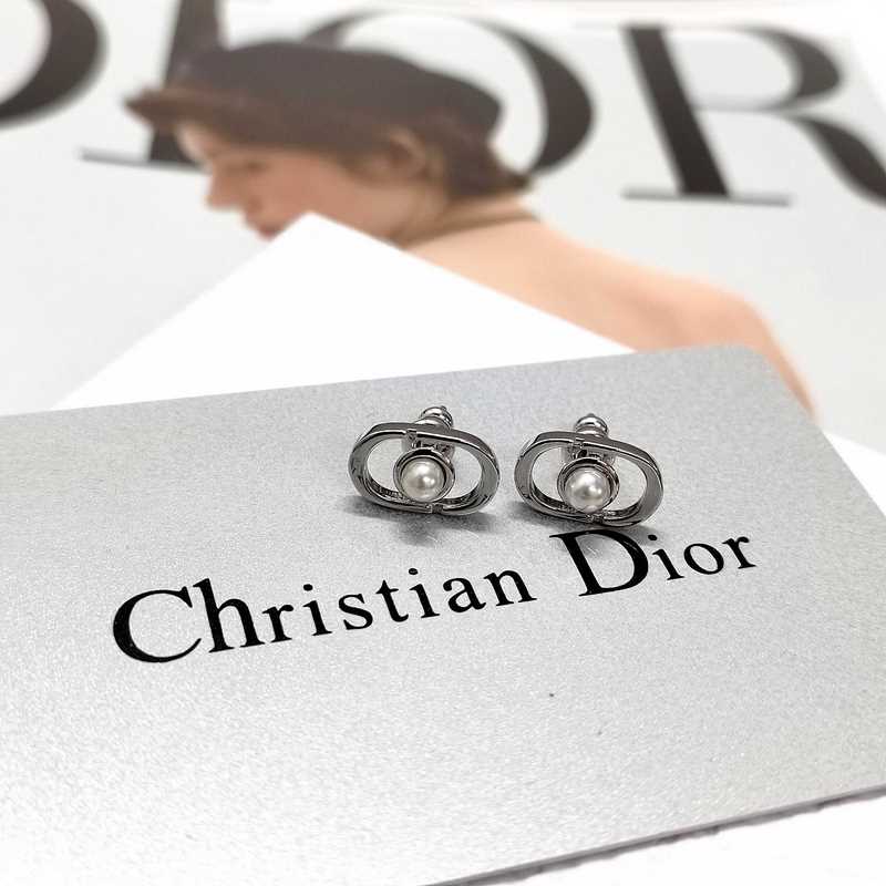 迪奧Dior新款珍珠銀色耳釘