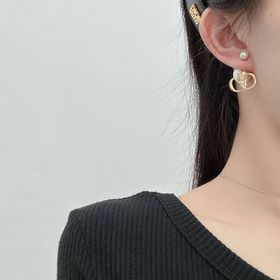 dior cd 五角星 大小珍珠耳環(huán)