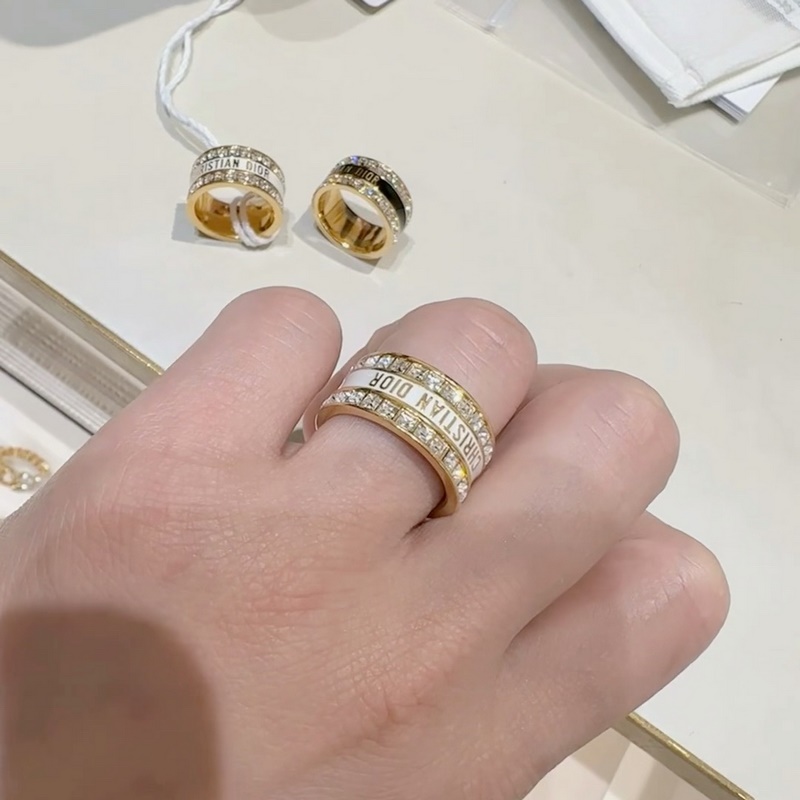 [原單對版] (配全套包裝) 新款Dior迪奧CD字母滿邊鑽時尚系列五角星 造