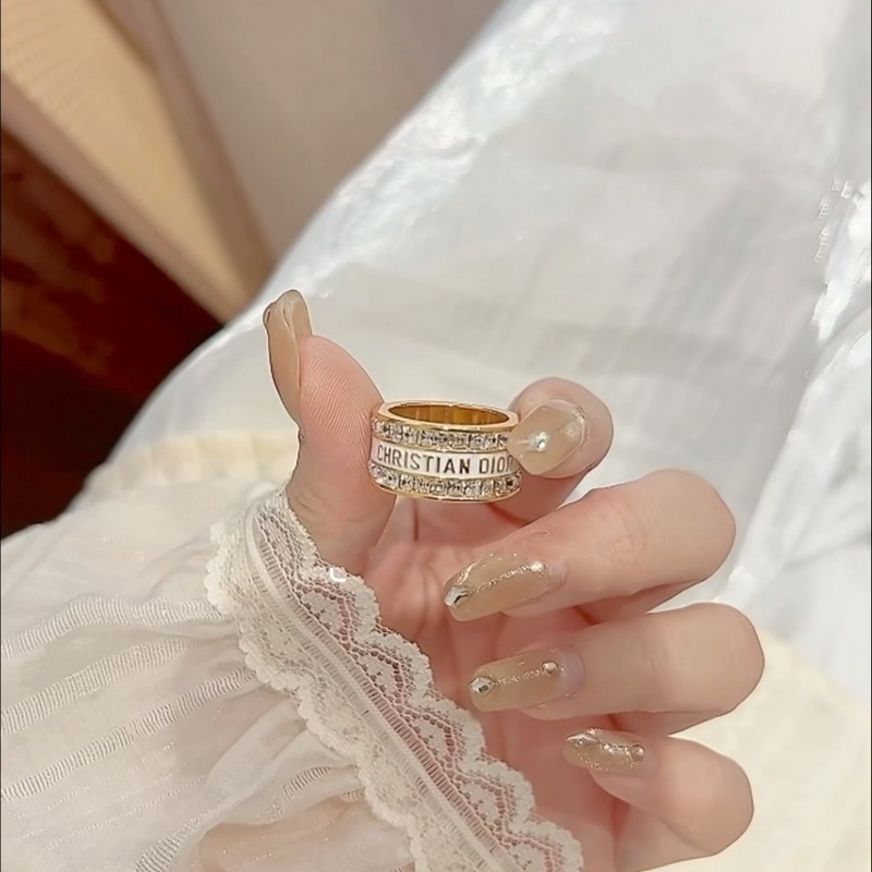 [原單對版] (配全套包裝) 新款Dior迪奧CD字母滿邊鑽時尚系列五角星 造