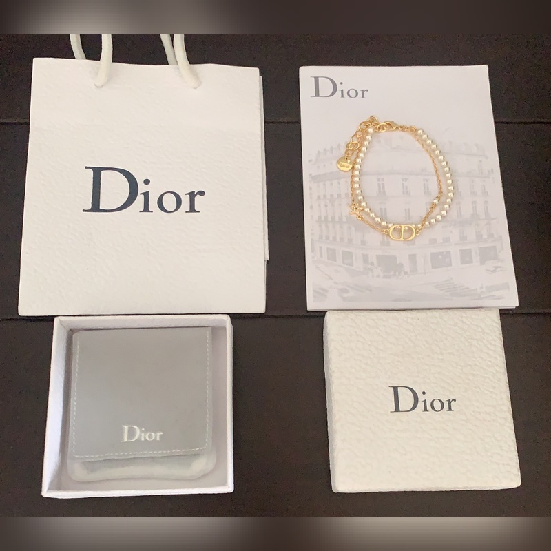 [原單對版] (配全套包裝) [迪奧最新款 珍珠雙層手鍊]