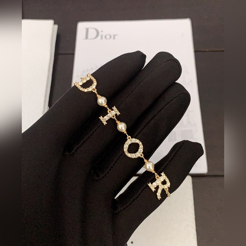 [原單對版] (配全套包裝) 迪奧最新款 滿鑽do字母手鍊