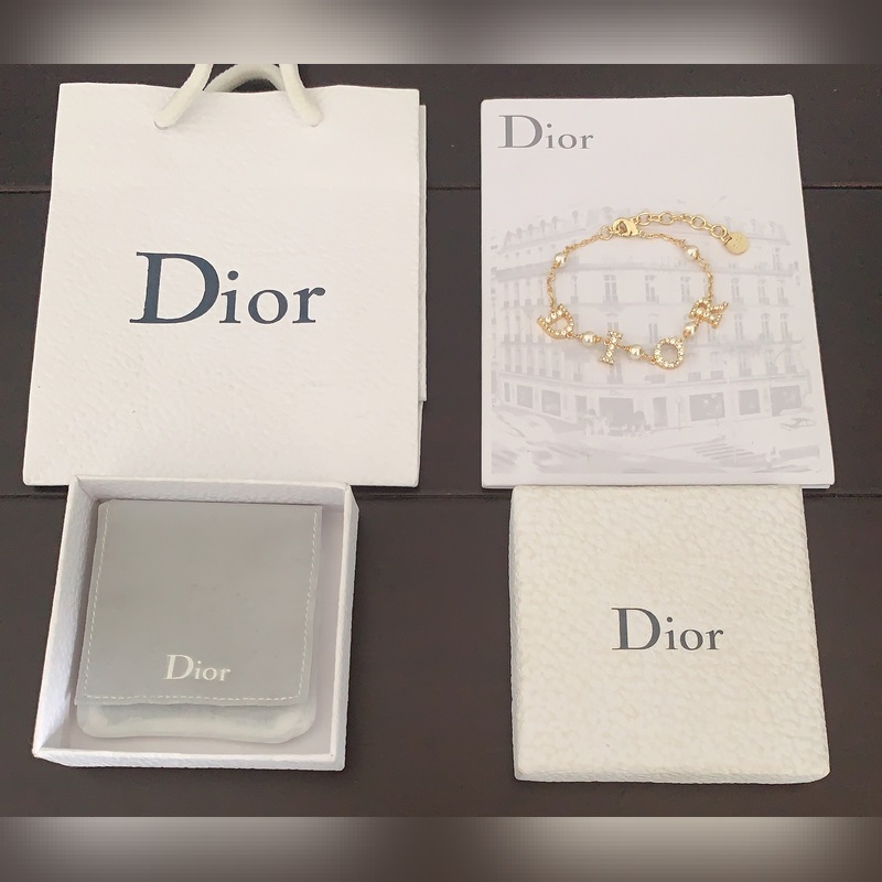 [原單對版] (配全套包裝) 迪奧最新款 滿鑽do字母手鍊