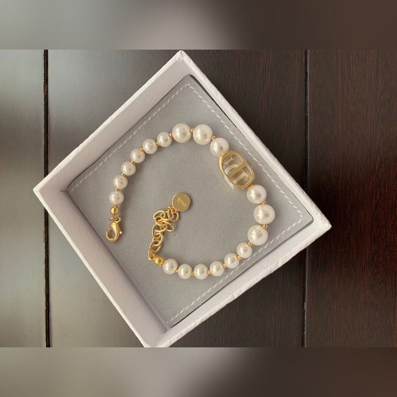 [原單對版] (配全套包裝) 迪奧字母珍珠手鍊