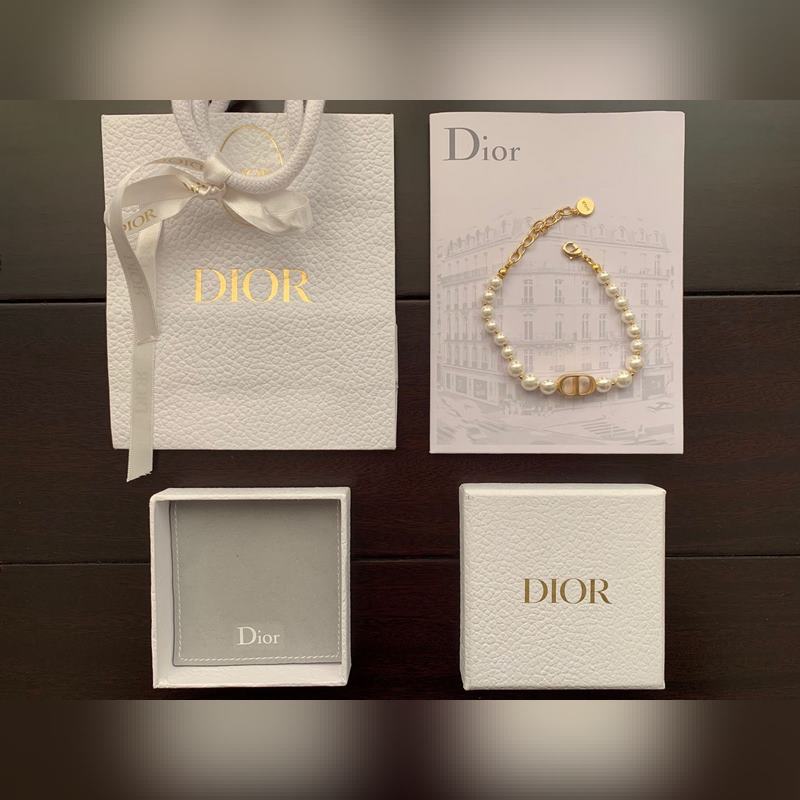 [原單對版] (配全套包裝) 迪奧字母珍珠手鍊