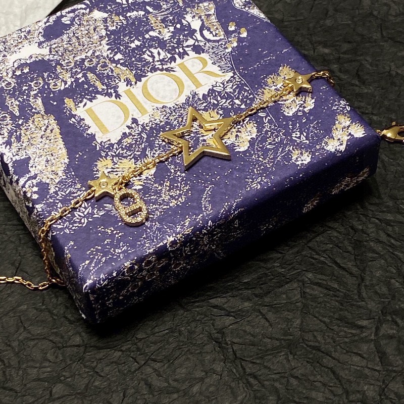 [原單對版] (配全套包裝) 迪奧Dior五角星 手鍊！CD滿鑽非常簡約又有內