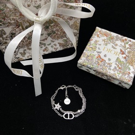 Dior 迪奧銀色CD星星雙層手鍊 滿鑽星星+CD 晶鑽搭配 清冷質感十足