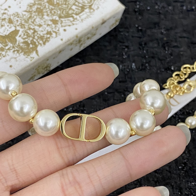 [Dior迪奧]經(jīng)典熱銷款 超火爆的一款項(xiàng)鍊 重磅強(qiáng)烈推薦 金屬質(zhì)感超佳 重工電