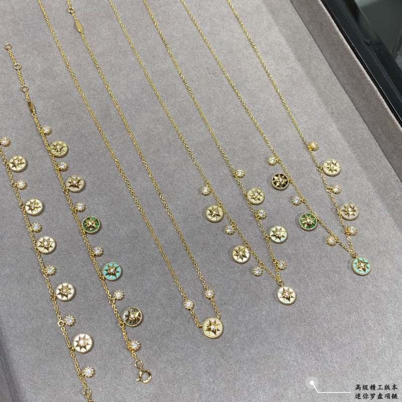 迪奧迷你羅盤項鍊 打造 Victoire de Castellane以風玫瑰造型