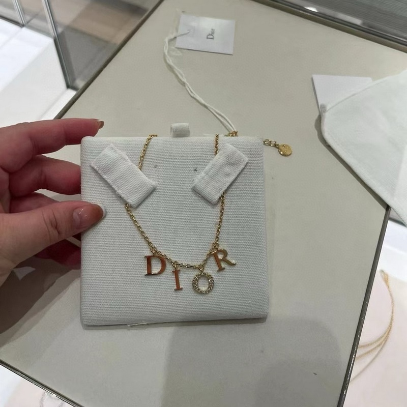 [原單對版] (配全套包裝) 迪奧Dior流蘇字母鑲鑽項鍊 小紅書推薦 吊墜質