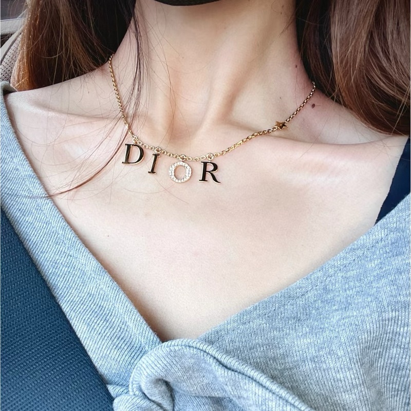 [原單對版] (配全套包裝) 迪奧Dior流蘇字母鑲鑽項鍊 小紅書推薦 吊墜質