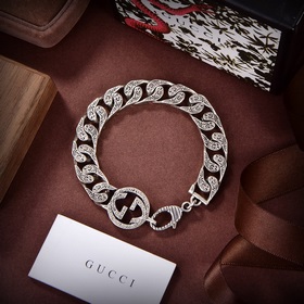 [原單對版] (配全套包裝) 氣溫淬不及防地加速上升， 時(shí)尚達(dá)人必須首當(dāng)其沖