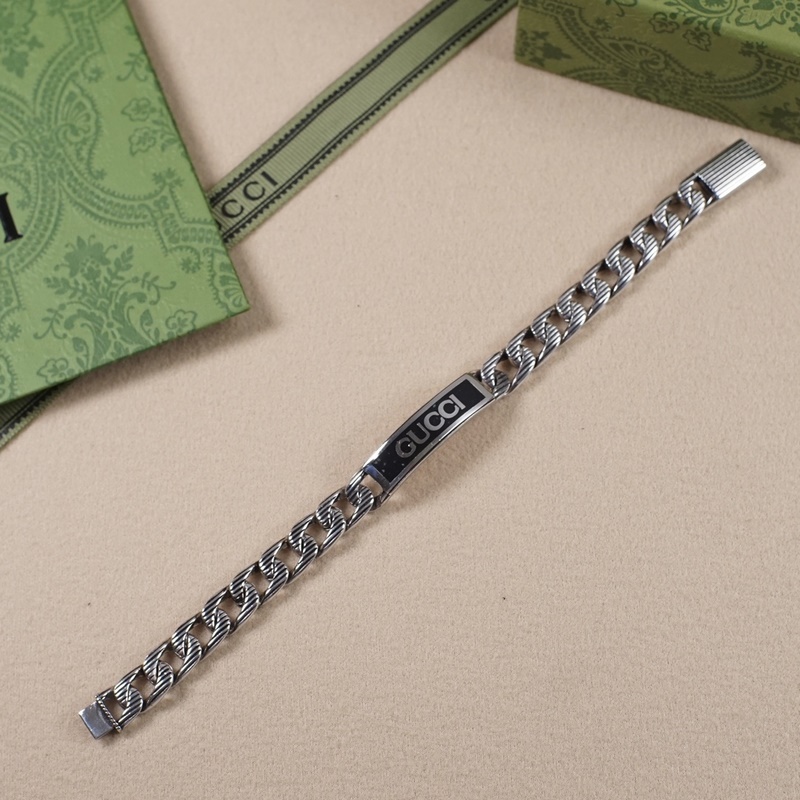 [原單對版] (配全套包裝) gucci字母黑色琺瑯手鍊、 新款刻紋鍊條搭配黑