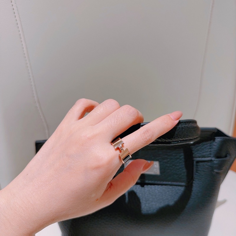 [原單對(duì)版] (配全套包裝) 男女都可以戴 愛(ài)馬仕戒指經(jīng)典 高端大氣上檔次 豬