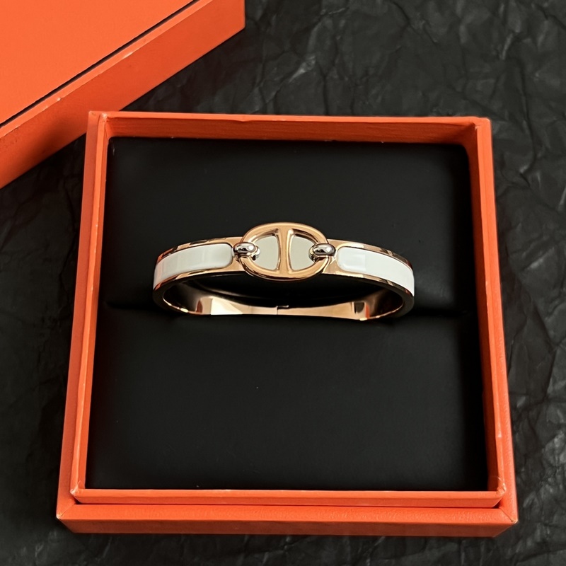 [原單對版] (配全套包裝) HERMèS 愛馬仕 手鐲 風靡整個ins圈網(wǎng)