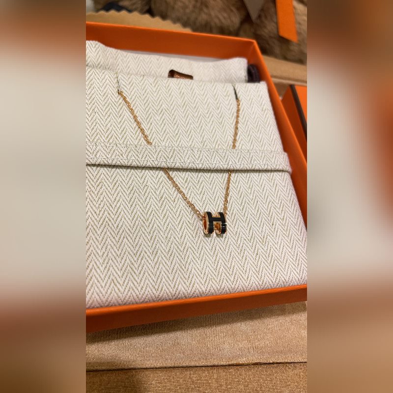 [原單對版] (配全套包裝) 愛馬仕迷你黑金配色琺瑯項鍊。