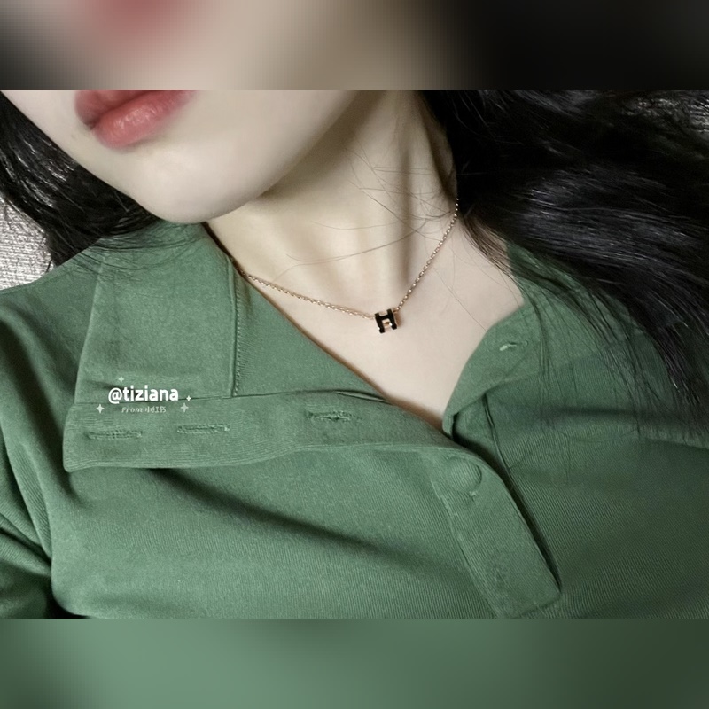 [原單對版] (配全套包裝) 愛馬仕迷你黑金配色琺瑯項鍊。