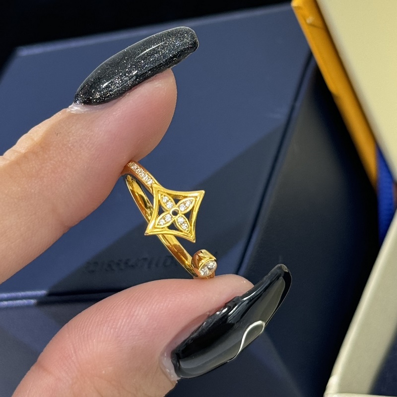 [原單對版] (配全套包裝) 驢家 新款 奢侈滿鑽 老花四葉草開口戒指 頂級耀