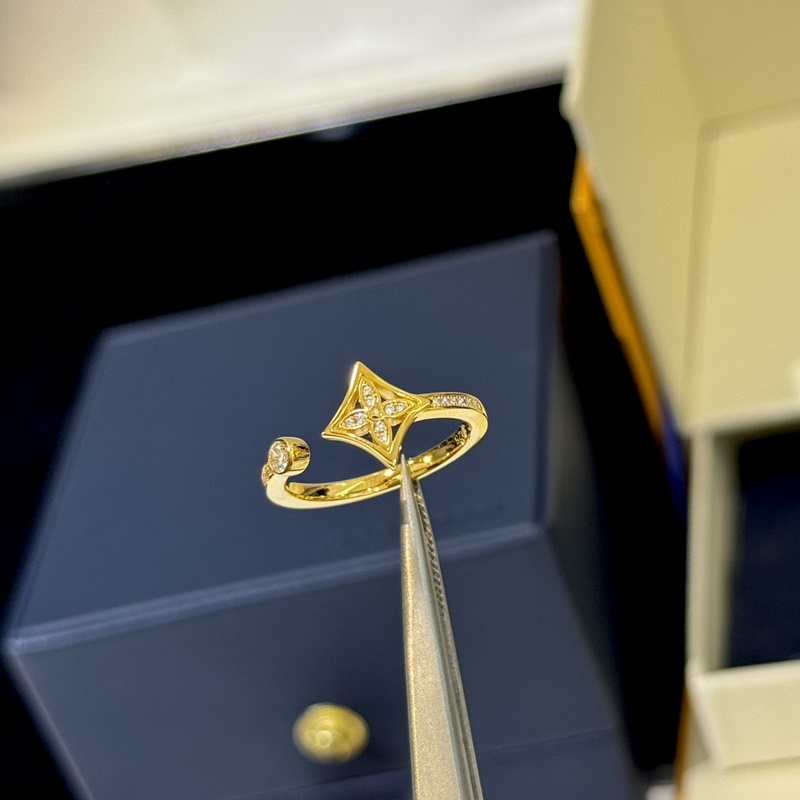 [原單對版] (配全套包裝) 驢家 新款 奢侈滿鑽 老花四葉草開口戒指 頂級耀