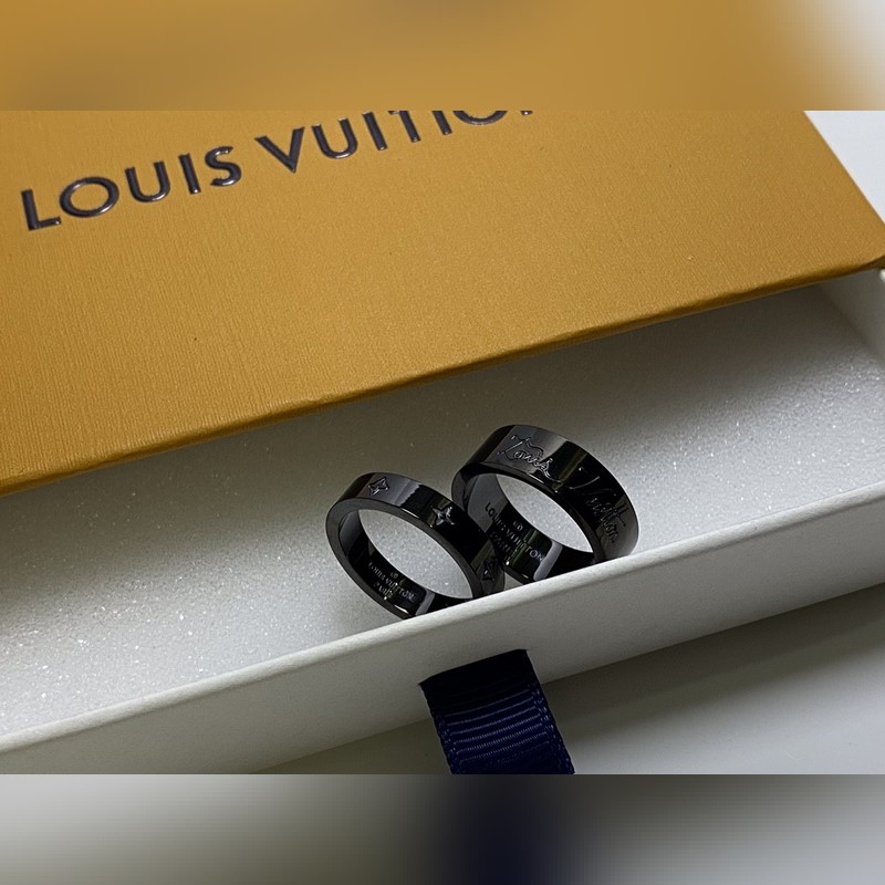 [原單對(duì)版] (配全套包裝) 驢家新款You And Me LV戒指由寬窄不同