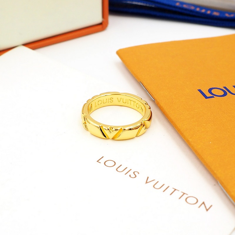 驢家最新款LV戒指Volt 銀色 金色 玫瑰金戒指以均衡間隔交替排列 L 字和