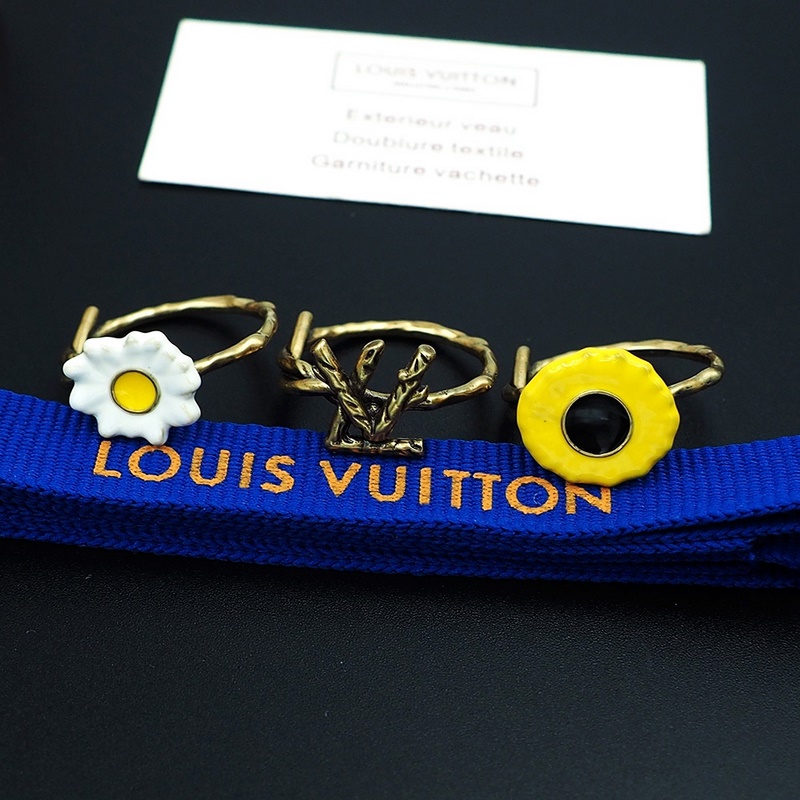 驢家Gardening 戒指套裝捕捉 Virgil Abloh 一枚彰顯經典 L