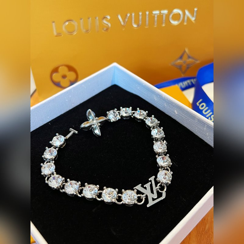 [原單對版] (配全套包裝) 驢家新款滿鑽整圈手鍊，特別豪華的新款手鍊，上手真