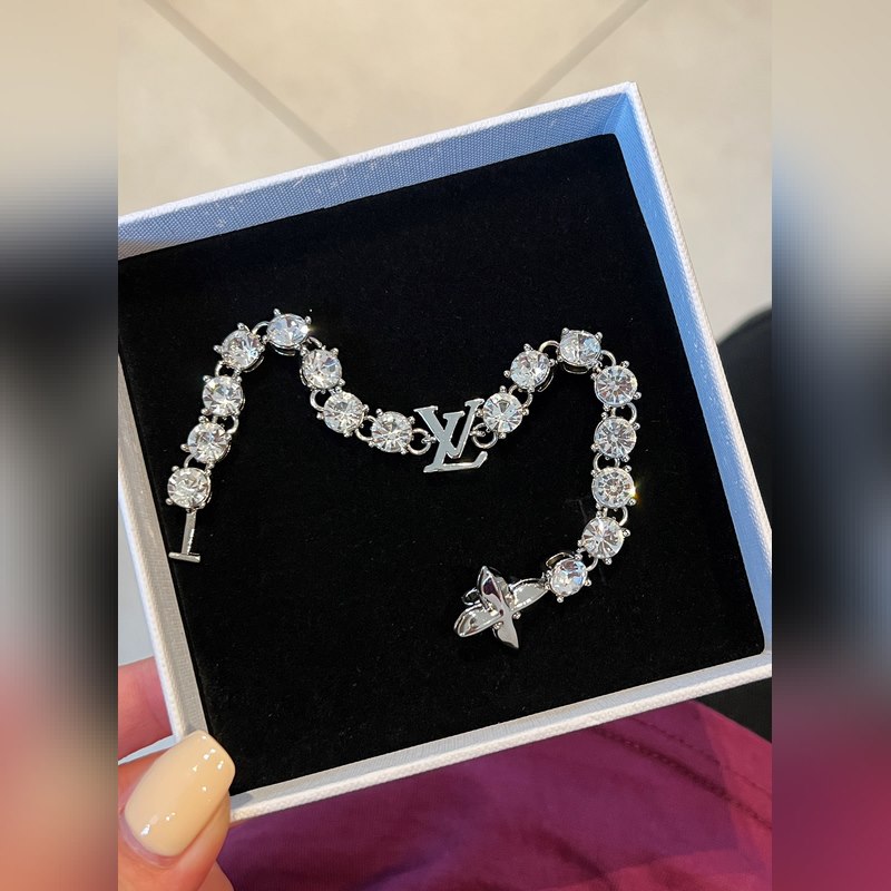 [原單對版] (配全套包裝) 驢家新款滿鑽整圈手鍊，特別豪華的新款手鍊，上手真