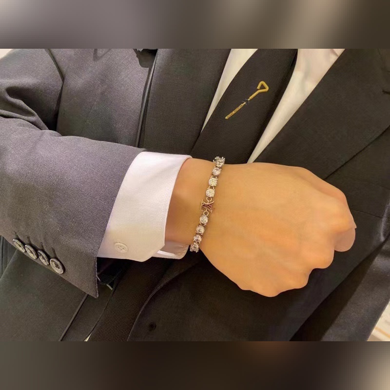 [原單對版] (配全套包裝) 驢家新款滿鑽整圈手鍊，特別豪華的新款手鍊，上手真