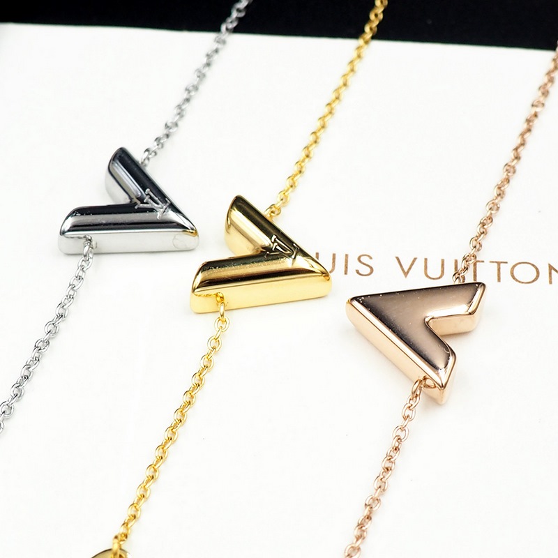 驢家Essential lv手鍊 V字手鍊經典設計，整體比例具女人味，且佩戴方便