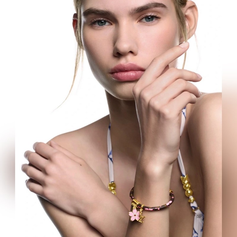 [原單對(duì)版] (配全套包裝) 新品 LV X TM 櫻花手鐲 原單貨 Loui