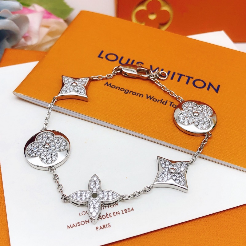 [原單對(duì)版] (配全套包裝) [Lv最新款 銀色老花手鍊]