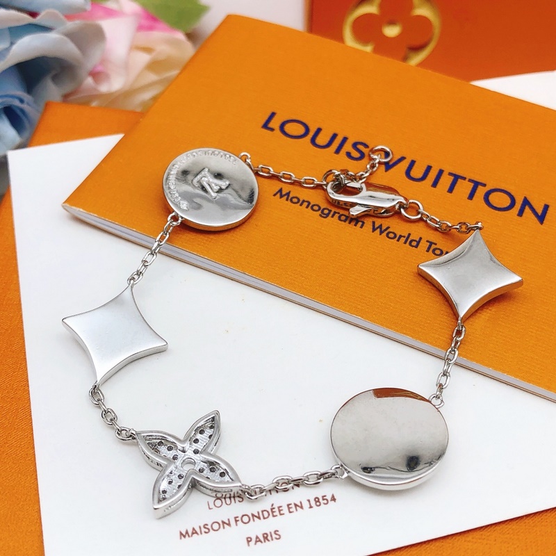 [原單對(duì)版] (配全套包裝) [Lv最新款 銀色老花手鍊]