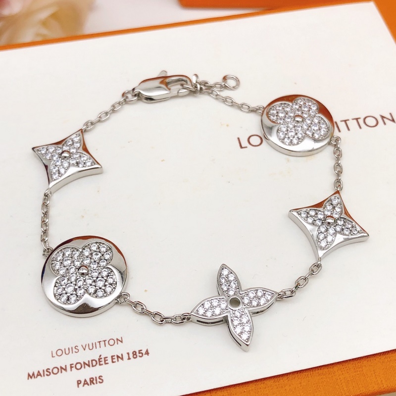 [原單對(duì)版] (配全套包裝) [Lv最新款 銀色老花手鍊]