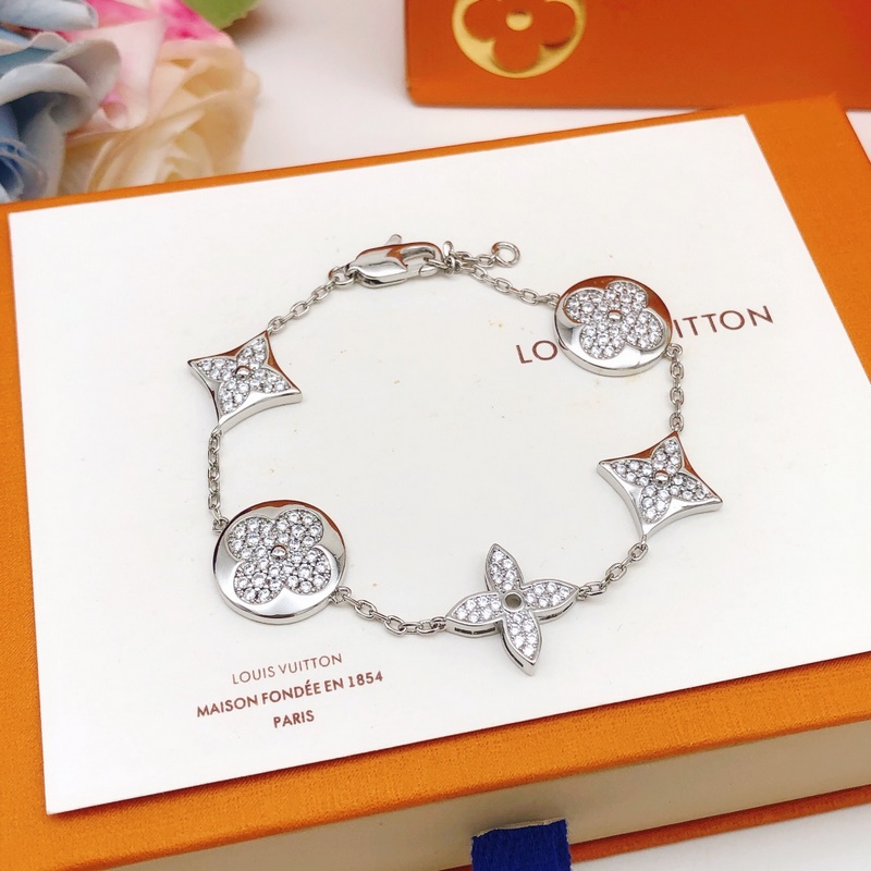 [原單對(duì)版] (配全套包裝) [Lv最新款 銀色老花手鍊]