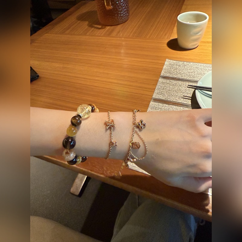 [原單對(duì)版] (配全套包裝) [Lv最新款 手鍊花朵 ]