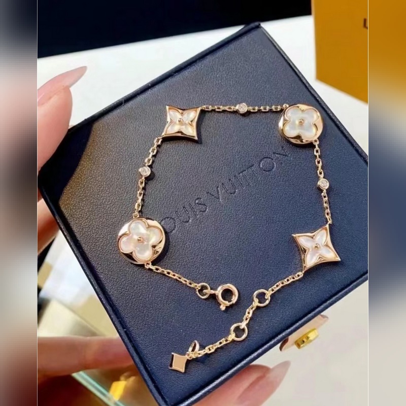 [原單對版] (配全套包裝) LV溫潤如玉的四花白貝手鍊，銷量王