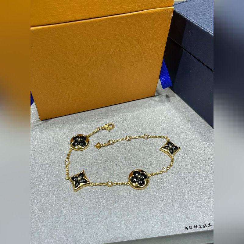 [原單對版] (配全套包裝) LV高級黑瑪瑙大號四花手鍊，美麗的花朵在貝殼上綻