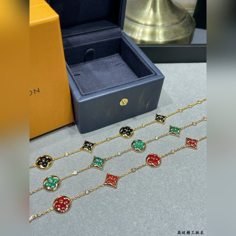 [原單對版] (配全套包裝) LV高級黑瑪瑙大號四花手鍊，美麗的花朵在貝殼上綻