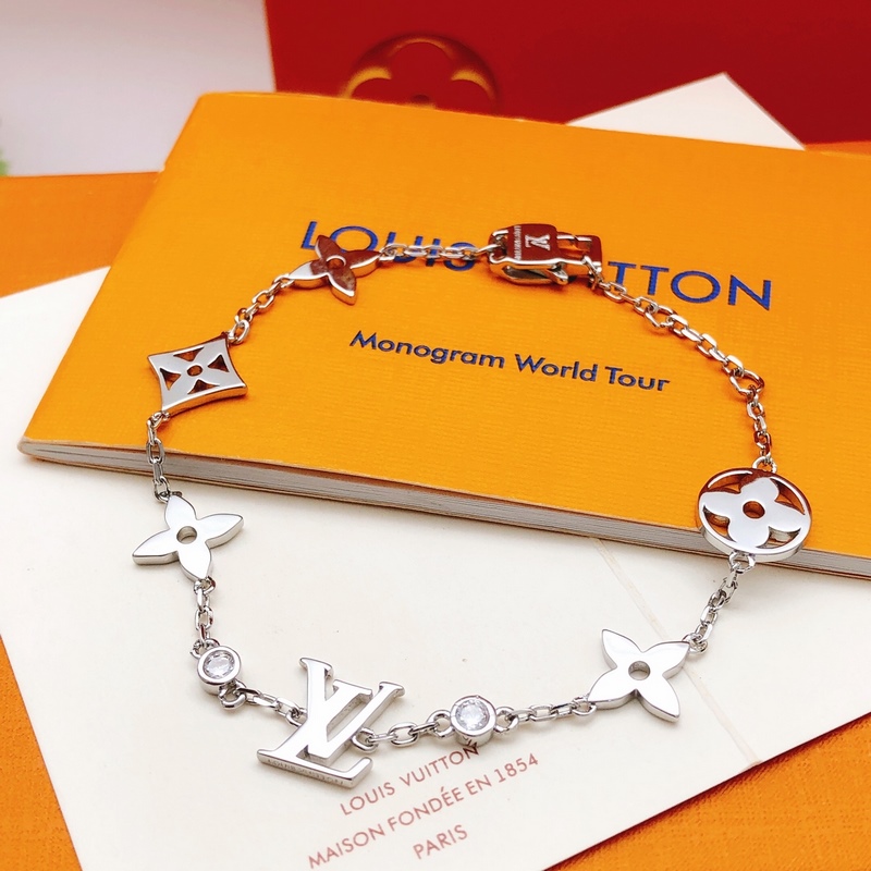 [原單對版] (配全套包裝) [Lv最新款 銀色光面鏤空手鍊]