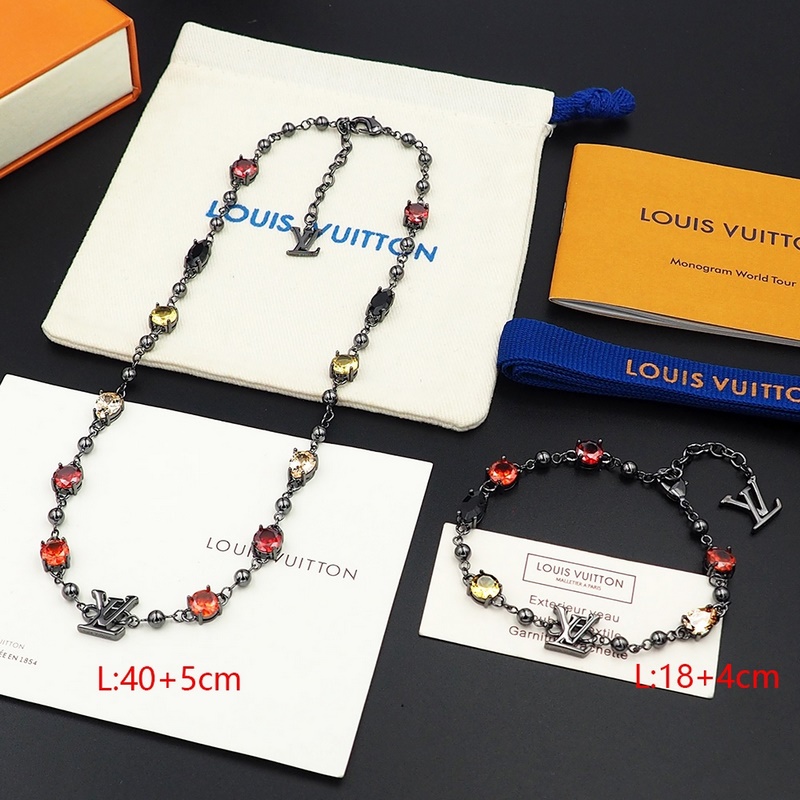 [原單對版] (配全套包裝) 驢家槍色彩鑽字母項鍊