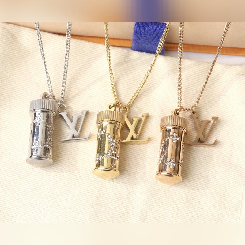 [原單對版] (配全套包裝) lv驢家項鍊 帶有小碎鑽的香水造型吊墜 風格獨特