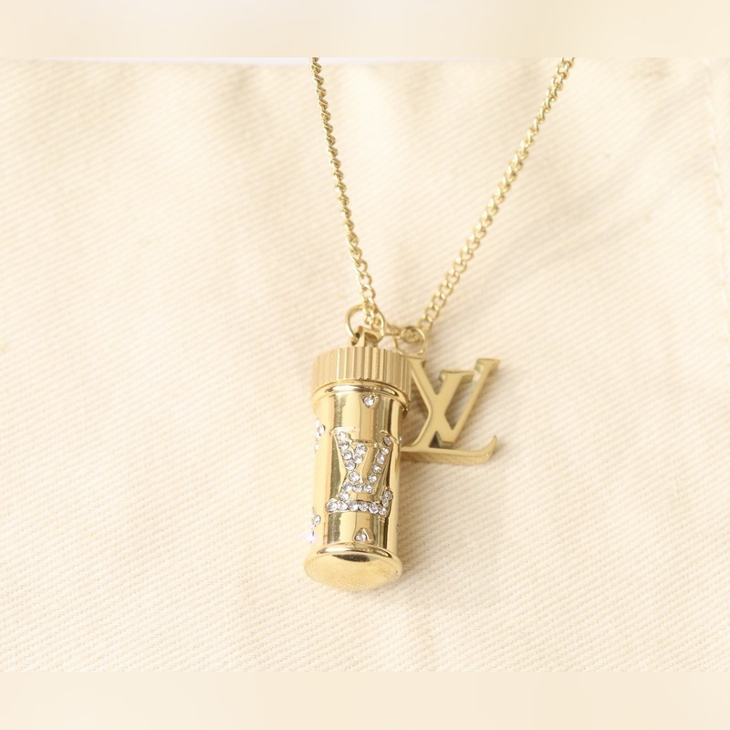 [原單對版] (配全套包裝) lv驢家項鍊 帶有小碎鑽的香水造型吊墜 風格獨特