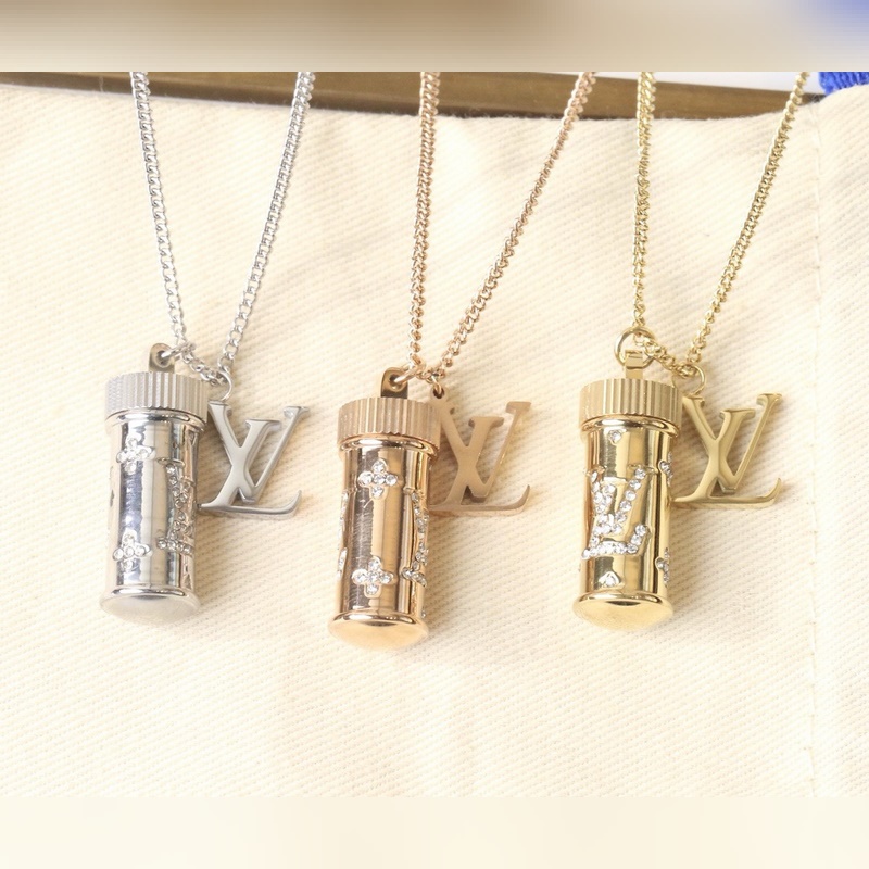 [原單對版] (配全套包裝) lv驢家項鍊 帶有小碎鑽的香水造型吊墜 風格獨特