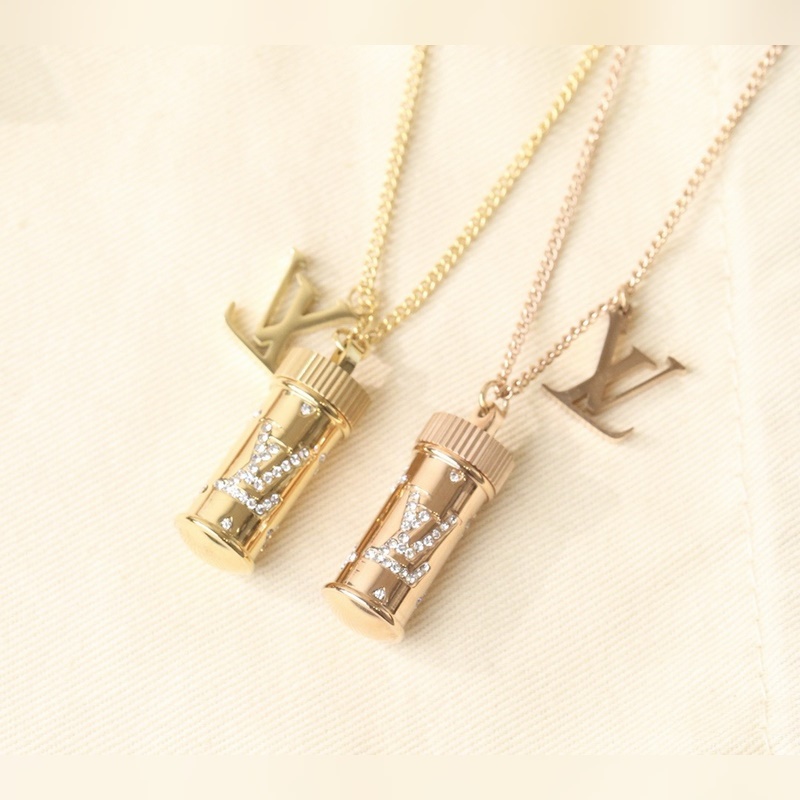 [原單對版] (配全套包裝) lv驢家項鍊 帶有小碎鑽的香水造型吊墜 風格獨特