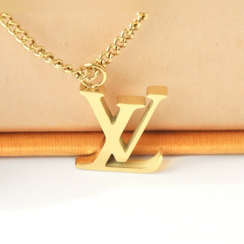 [原單對版] (配全套包裝) lv驢家項鍊 帶有小碎鑽的香水造型吊墜 風格獨特