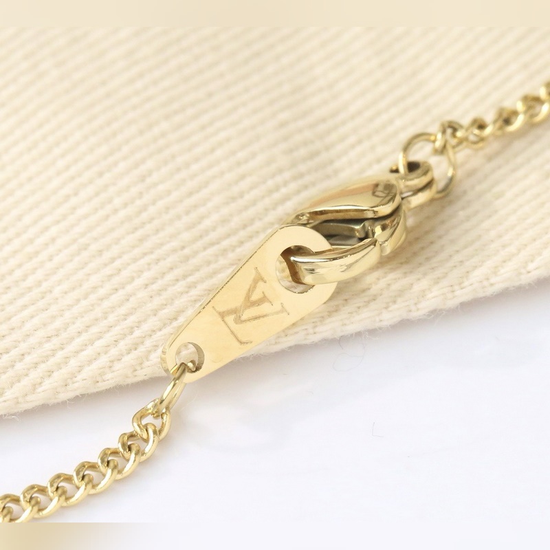 [原單對版] (配全套包裝) lv驢家項鍊 帶有小碎鑽的香水造型吊墜 風格獨特