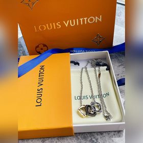 Lv驢家新款三環項鍊、三環三色多種佩戴法，可以自由拆卸，男女都可以佩戴，非常推薦