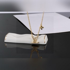 [原單對版] (配全套包裝) LV黃金色字母項鍊 路易威登項鍊 個性 帶來時髦