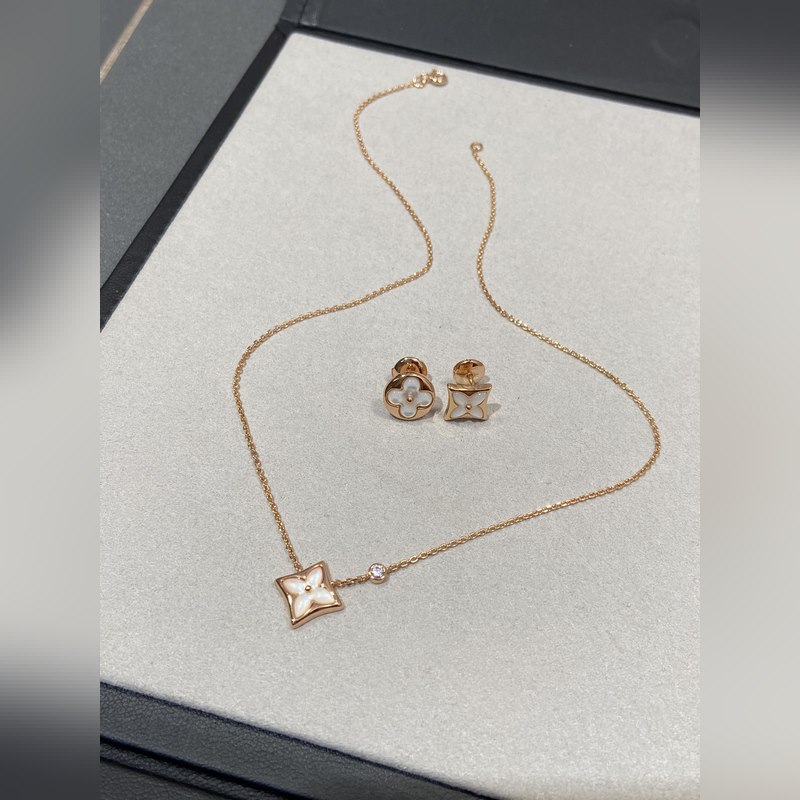 [原單對版]項鍊+手鍊+ 耳釘 LV四花項鍊，白貝項鍊